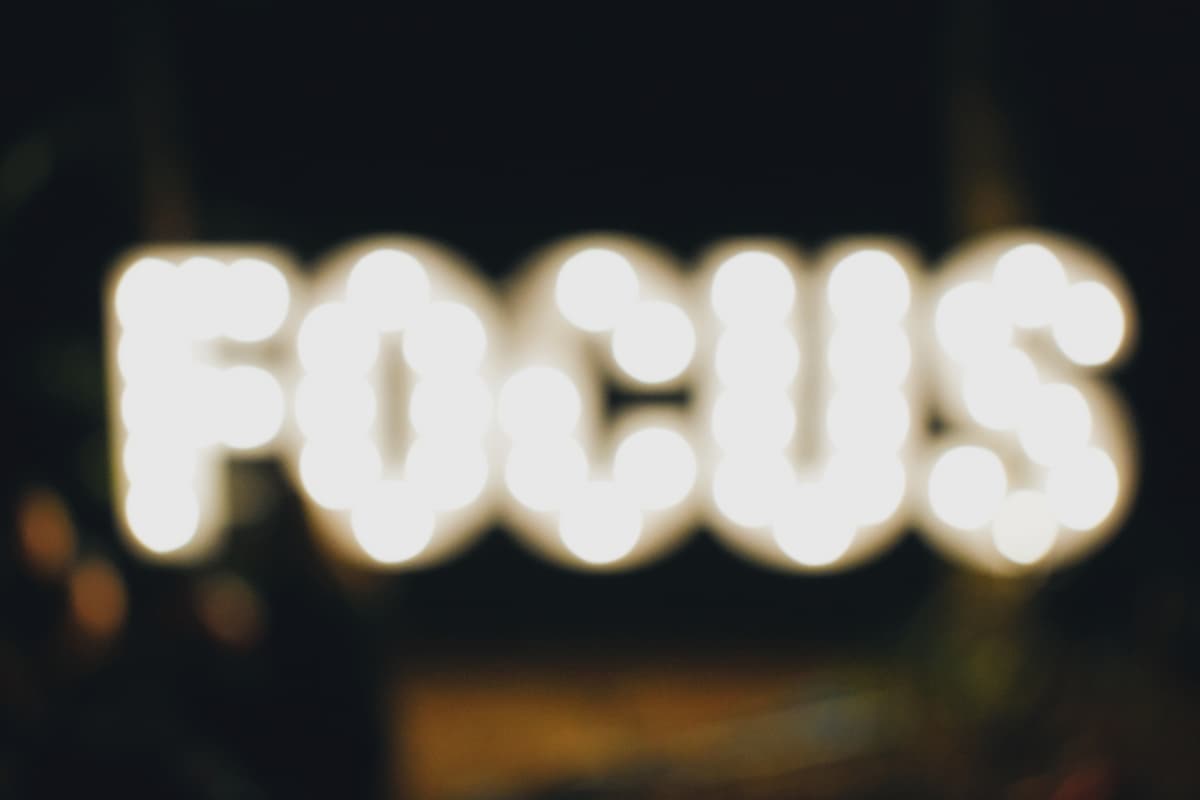 Mindset Focus vs Mental Distraction